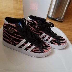Toddler Zebra print hightop ADIDAS. Size 9k.